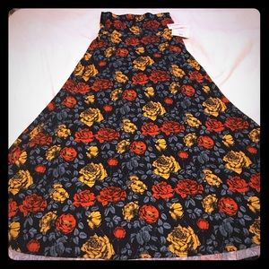 NWT LulaRoe maxi skirt size xs floral.